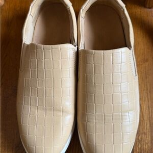 Universal Thread Kelsey Fashion Sneakers